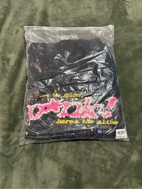 Pi*nk sp5der hoodie colors pink/black material made out of cotton.